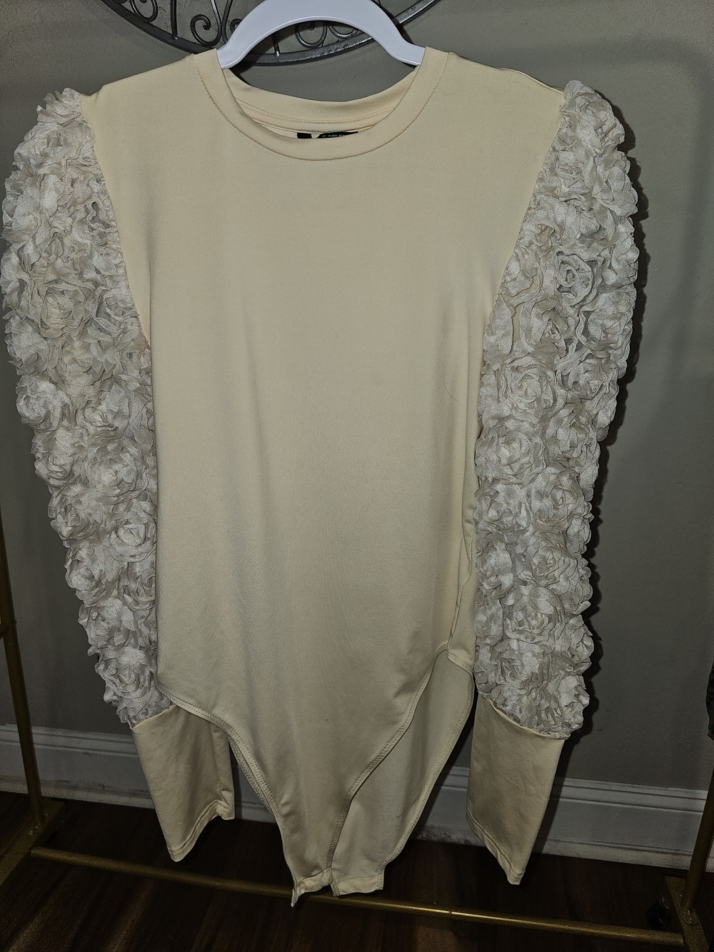 Ivory Beige 3D Rosette Sleeve Bodysuit Women’s Statement Floral Top - Sz Lg